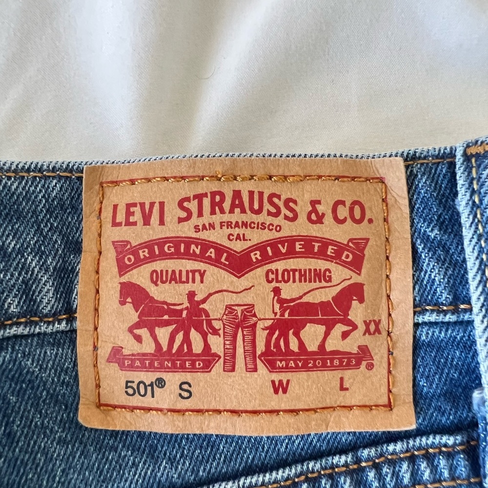 Levi’s - Picture 3 of 3